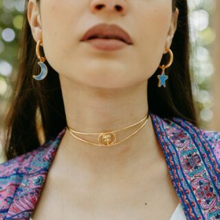 Light and love as the center of everything you do.⁠
Choker Mia & ⭐ 💙🌙 earrings .